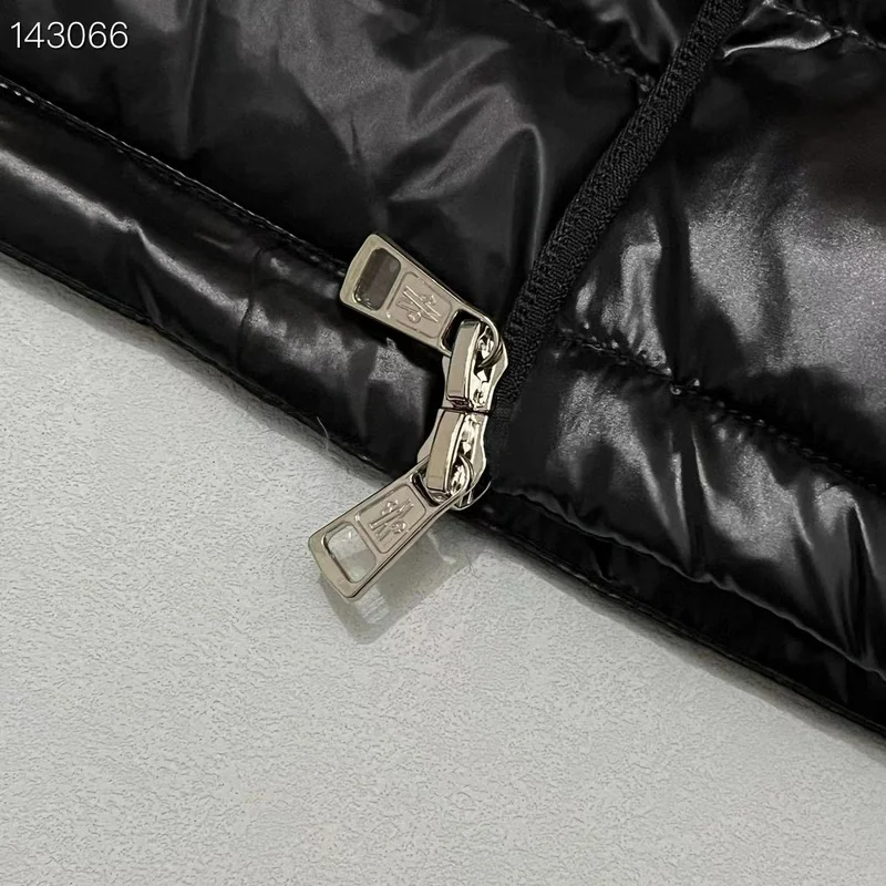 Moncler sz1-5 26yr170 (23)